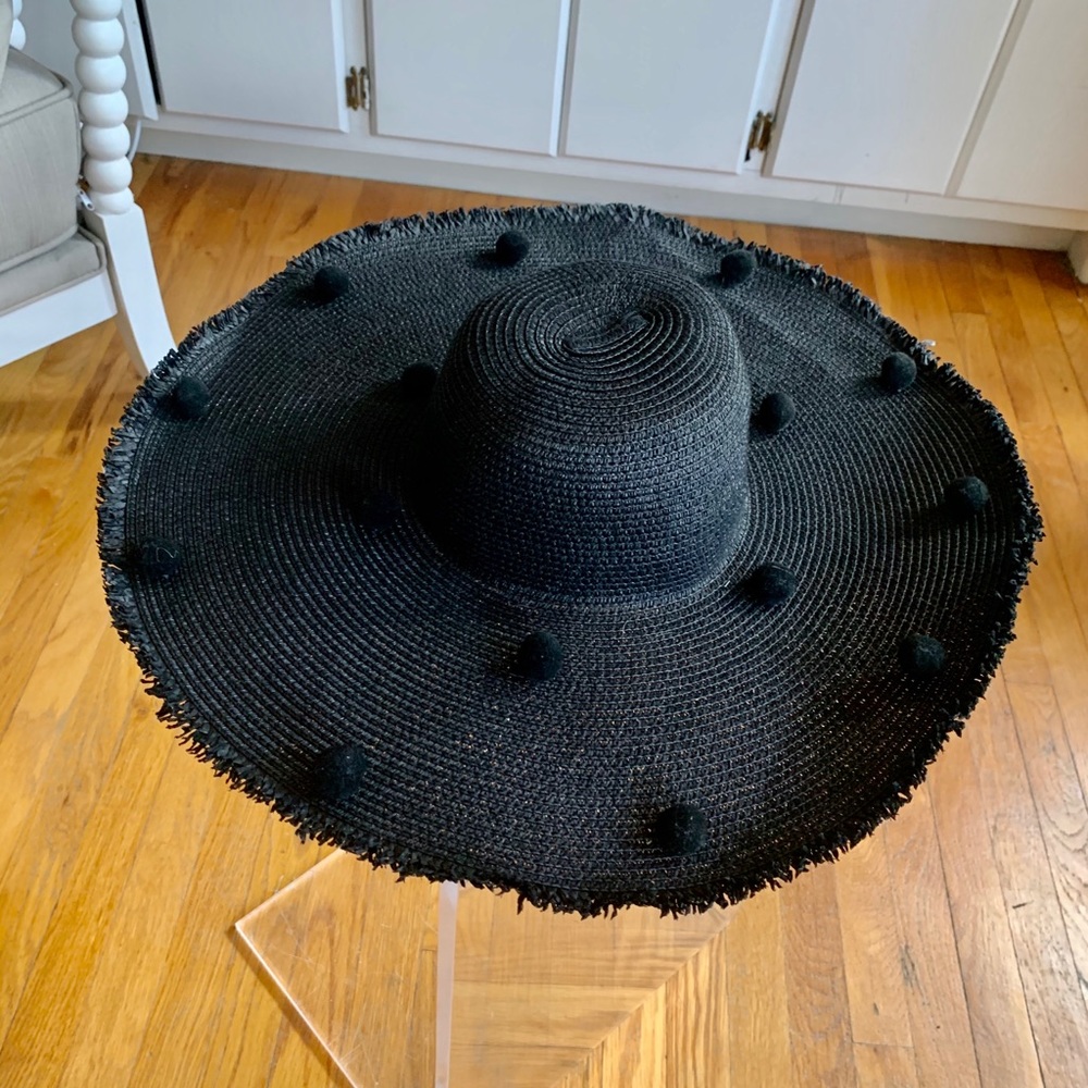 Black Straw Summer Hat with PomPoms
